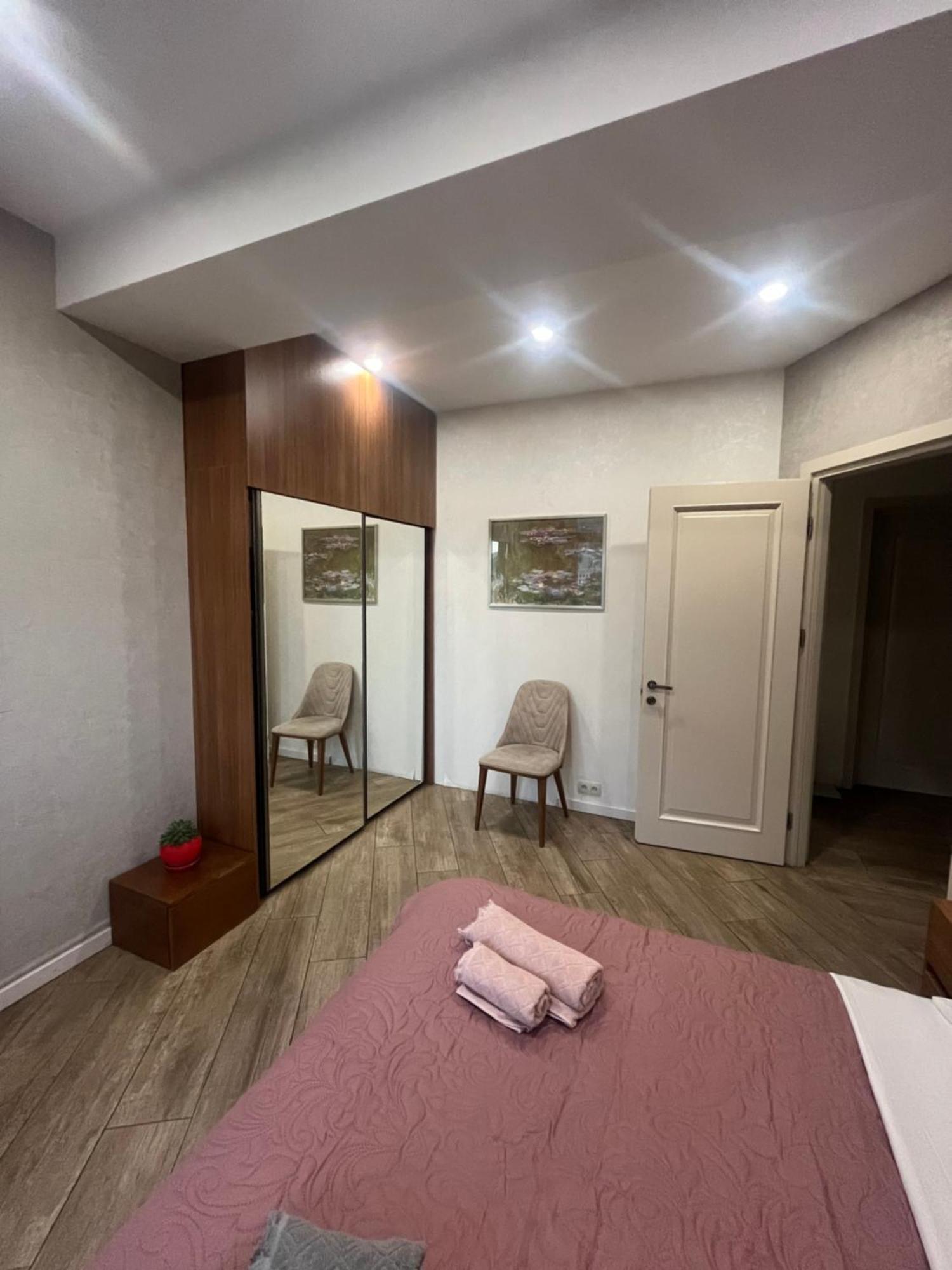 Panorama Khiliani Apartment Tbilisi Bagian luar foto