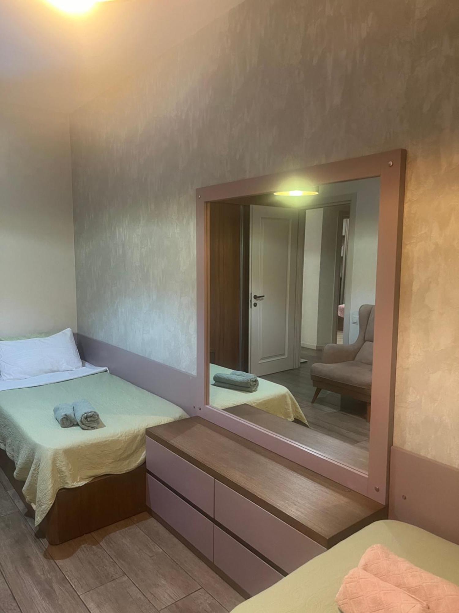 Panorama Khiliani Apartment Tbilisi Bagian luar foto