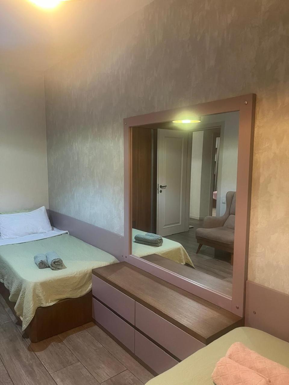 Panorama Khiliani Apartment Tbilisi Bagian luar foto